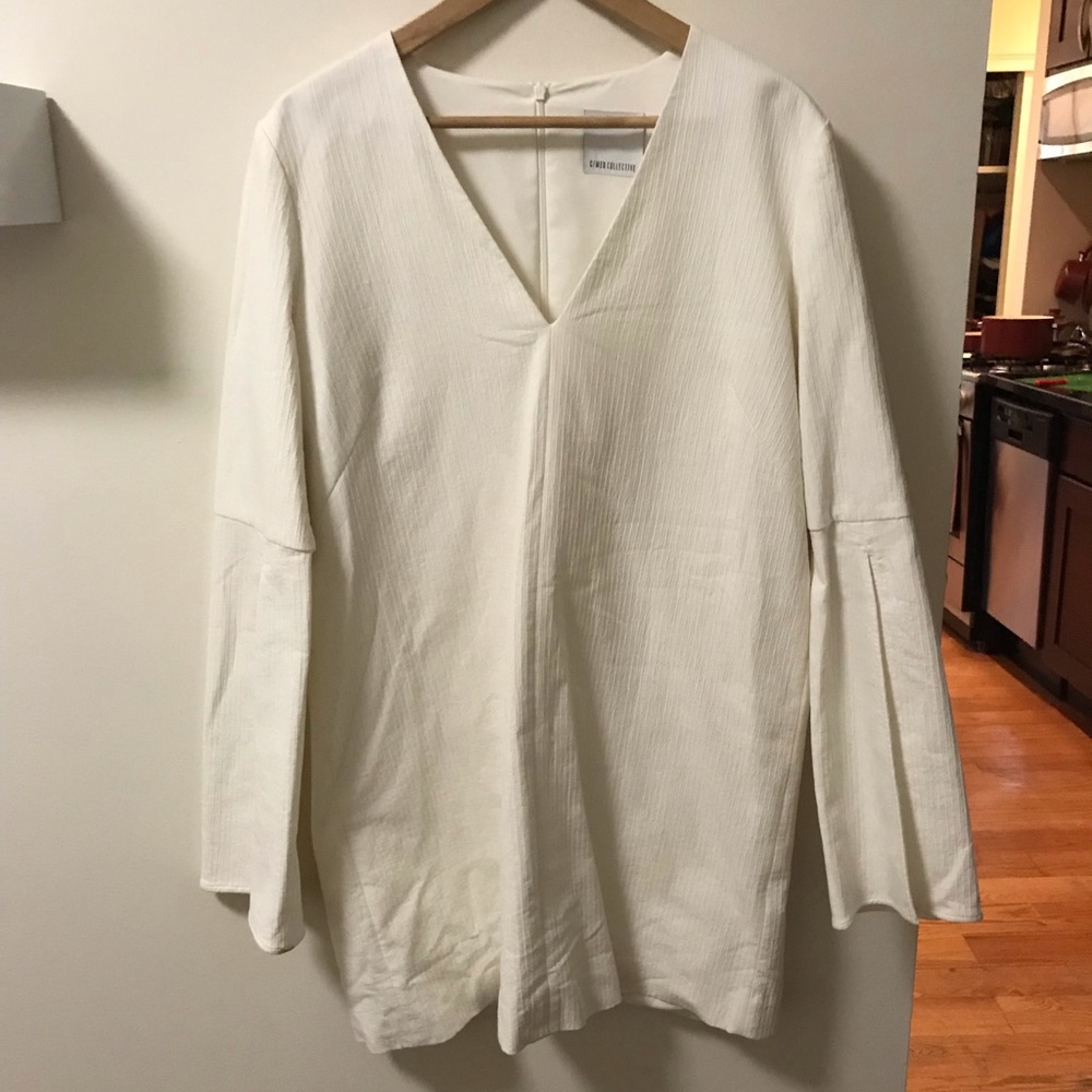 Lena Dunham’s c/meo dress White bellsleeve vintage